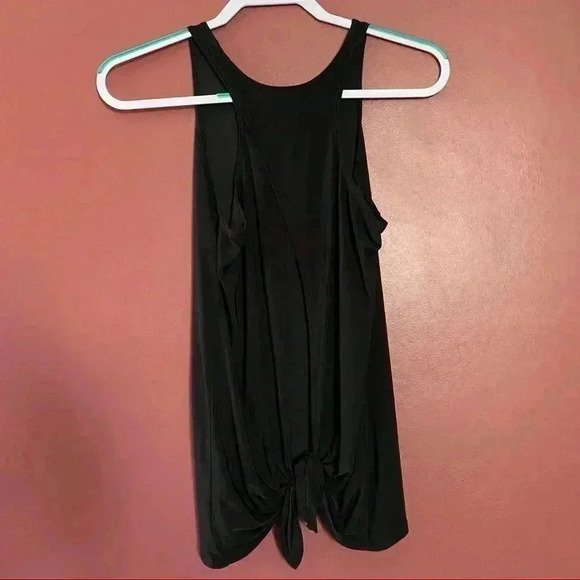 Onzie Black Tank - Picture 8 of 8